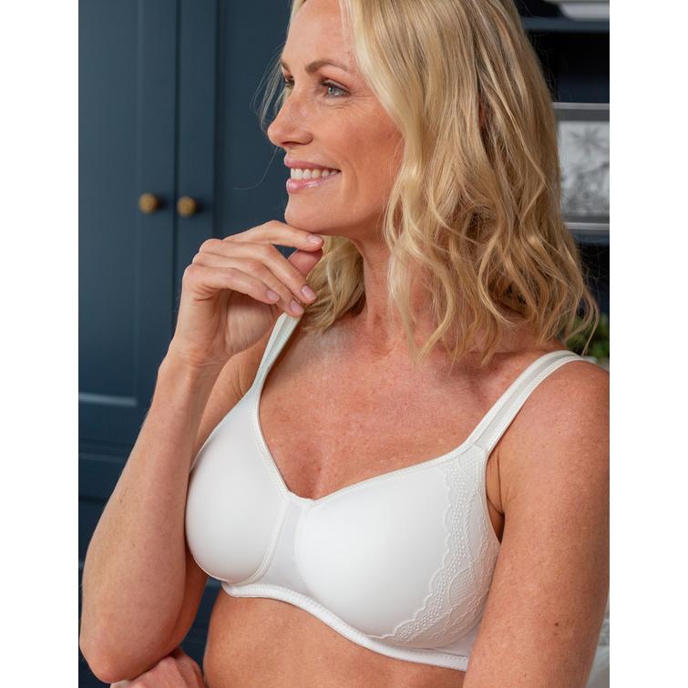 Trofé Malva padded soft bra Offwhite